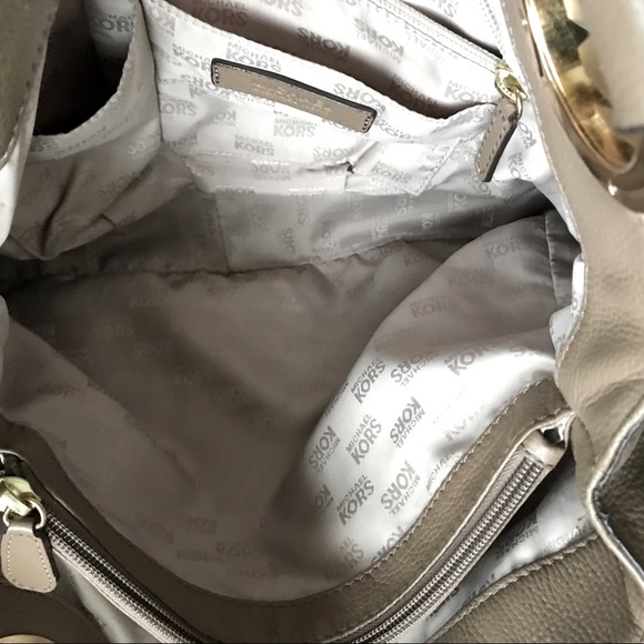 Authentic Micheal Kors large hobo bag - Picture 10 of 12